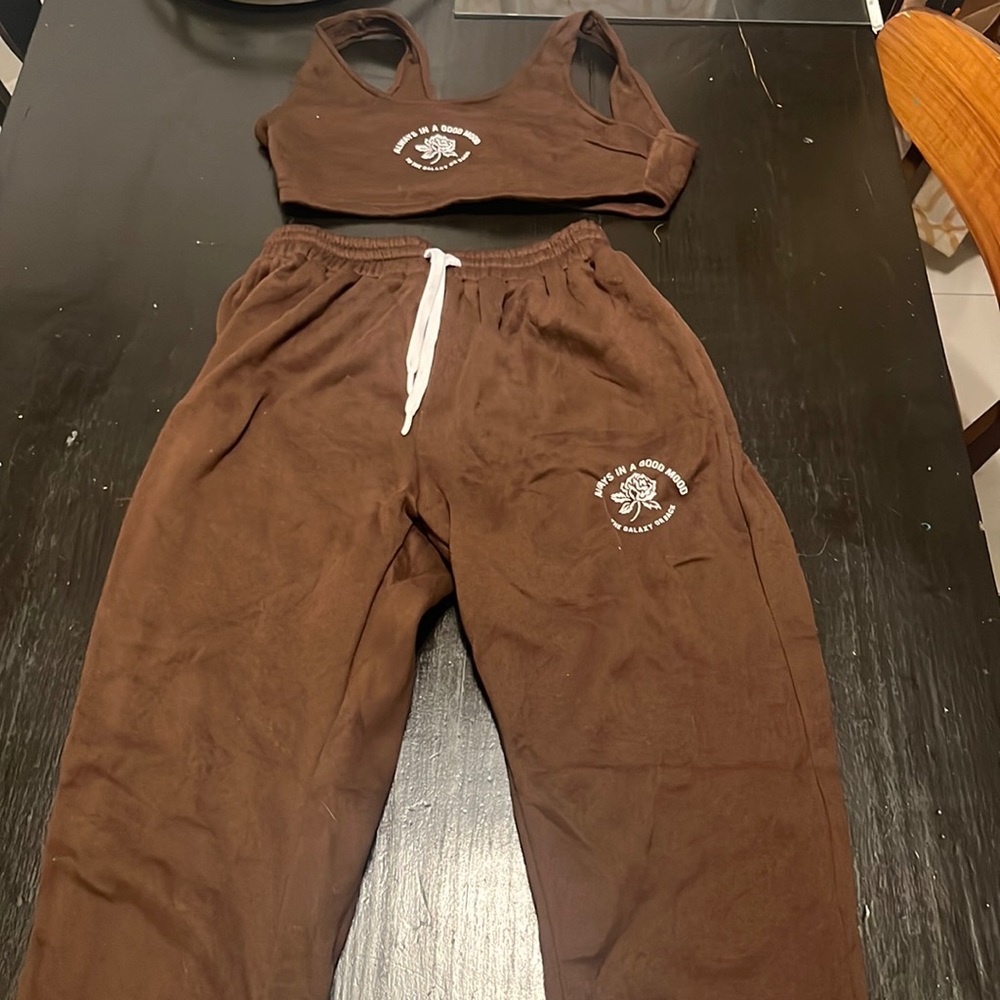 Cute 2 peace it doesn’t fit me anymore. Worn 7 times